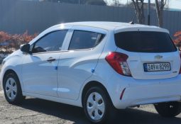 Chevrolet Spark 2022 White full