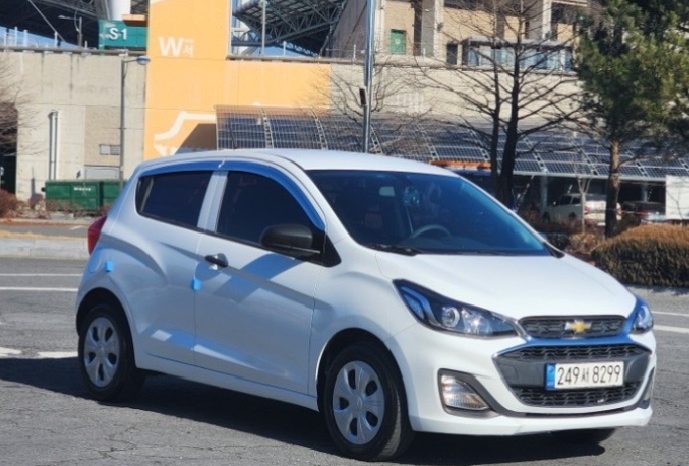 Chevrolet Spark 2022 White full