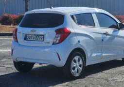 Chevrolet Spark 2022 White full
