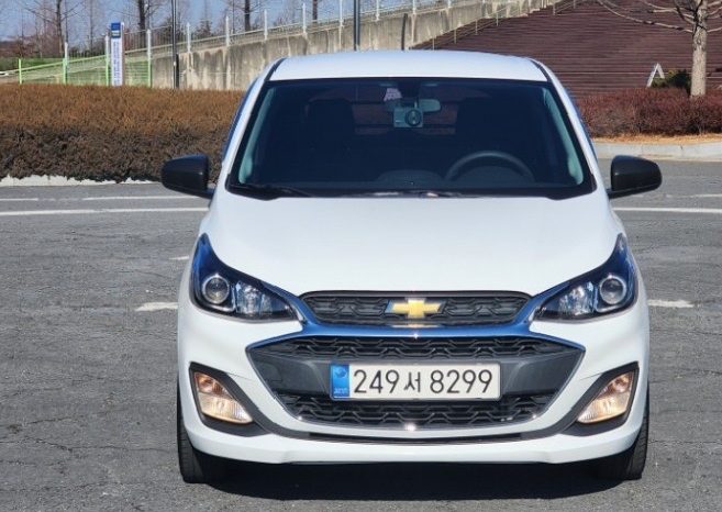Chevrolet Spark 2022 White full